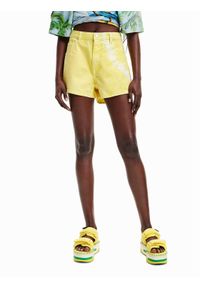 Desigual Szorty jeansowe 23SWDD10 Żółty Regular Fit. Kolor: żółty. Materiał: jeans, bawełna