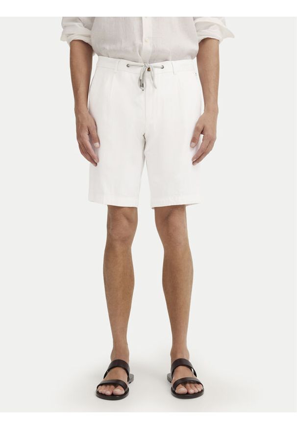 Bugatti Szorty materiałowe 1949-76419C M Biały Regular Fit. Kolor: biały. Materiał: bawełna