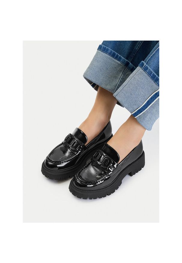 Loafersy DeeZee. Kolor: czarny