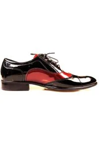 Modini - Czarno-bordowe buty wizytowe T99 - Austerity, caponki. Kolor: wielokolorowy, czarny, czerwony. Materiał: skóra, materiał. Styl: wizytowy