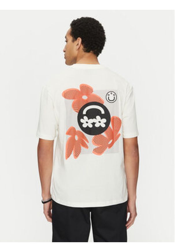 Hugo - HUGO T-Shirt Nufloro 50533387 Biały Regular Fit. Kolor: biały. Materiał: bawełna