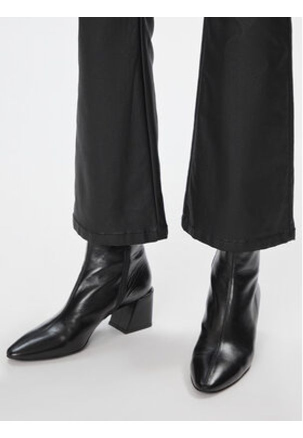 Vero Moda Spodnie z imitacji skóry 10300232 Czarny Flared Fit. Kolor: czarny. Materiał: skóra