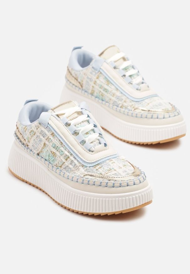 Renee - Biało-Niebieskie Sneakersy z Tweedowymi Zdobieniami i Przeszyciami na Platformie Ulandrelia. Okazja: na co dzień, do pracy. Kolor: biały. Wzór: aplikacja. Obcas: na platformie