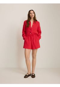 Reserved - Szorty z bawełnianego muślinu - czerwony. Kolor: czerwony. Materiał: bawełna