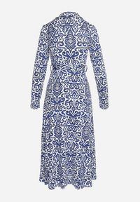 Born2be - Niebiesko-Biała Rozkloszowana Sukienka Midi o Koszulowym Fasonie z Ozdobnym Wzorem Liovia. Kolor: niebieski. Materiał: materiał. Typ sukienki: koszulowe. Styl: klasyczny. Długość: midi #5