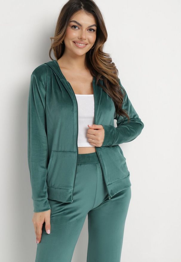 Born2be - Ciemnozielony Welurowy Komplet Dresowy Bluza z Kapturem i Szerokie Spodnie Atiferi. Kolor: zielony. Materiał: welur, dresówka