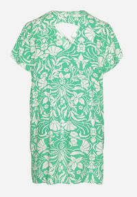 Born2be - Zielona Pudełkowa Sukienka z Wiskozy w Kwiaty z Guzikami Liramiree. Okazja: na spacer, na imprezę, na co dzień. Kolor: zielony. Materiał: wiskoza. Wzór: kwiaty. Typ sukienki: proste. Styl: klasyczny, casual, elegancki #6