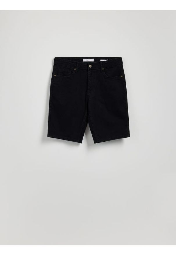 Reserved - Jeansowe szorty slim fit - czarny. Kolor: czarny. Materiał: jeans