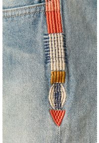 Pepe Jeans - Szorty jeansowe Thrasher Rainbow. Okazja: na co dzień. Kolor: niebieski. Materiał: tkanina, bawełna, denim. Wzór: haft, aplikacja. Styl: casual #4
