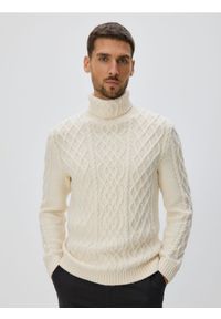 Reserved - Strukturalny sweter z golfem - złamana biel. Typ kołnierza: golf. Materiał: bawełna, dzianina #1