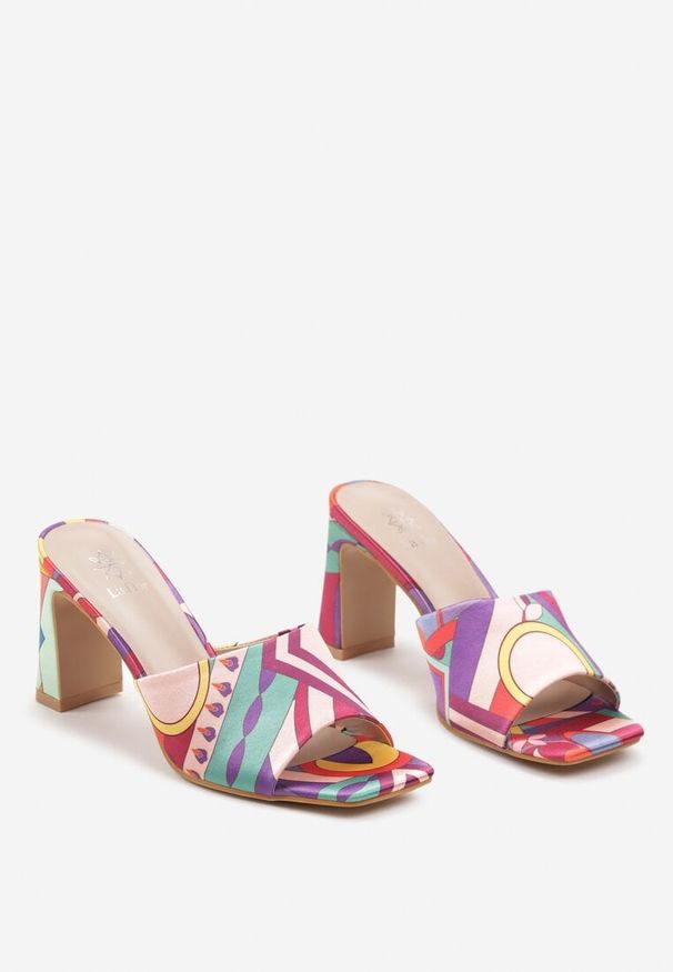 Born2be - Różowo-Fioletowe Klapki na Słupkowym Obcasie w Stylu Boho Xiretta. Kolor: różowy. Sezon: lato. Obcas: na obcasie. Styl: boho. Wysokość obcasa: średni