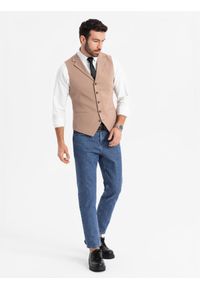 Ombre Clothing - Dopasowana elegancka kamizelka męska z elastanem i klapami – brązowa V1 - Rozmiar: L. Kolor: brązowy. Materiał: elastan. Wzór: gładki, jednolity. Styl: elegancki #7