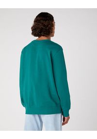 Wrangler - WRANGLER CREW NECK MĘSKA BLUZA BEZ KAPTURA LOGO CIEPŁA BAYBERRY GREEN W6H0I3G26 112331914. Typ kołnierza: bez kaptura