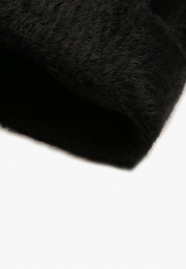 Renee - Czarna Czapka Beanie z Wiskozą Wełną i Naszywką Zolirra. Kolor: czarny. Materiał: wełna, wiskoza. Wzór: aplikacja. Styl: casual, elegancki