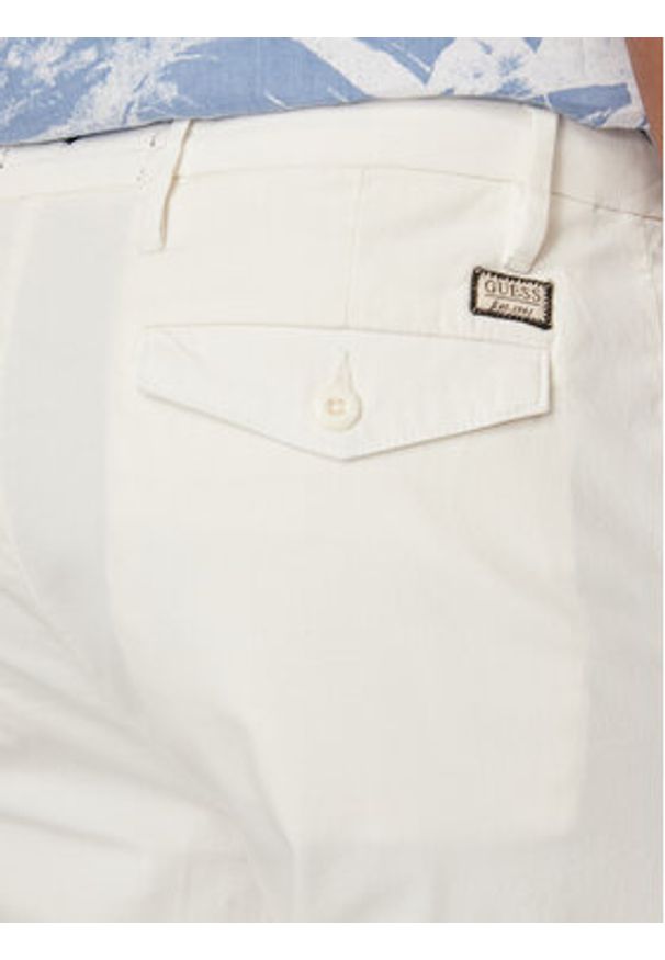 Guess Szorty materiałowe Noah M4GD14 WG3QA Écru Slim Fit. Materiał: bawełna