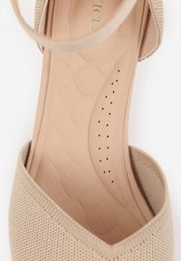 Born2be - Ciemnobeżowe Czółenka z Tkaniny VICES na Szpilce z Paskiem Wokół Kostki i Wkładką Soft-Pillow Vhestarish. Okazja: na co dzień, do pracy, na spotkanie biznesowe. Zapięcie: pasek. Kolor: beżowy. Materiał: tkanina. Obcas: na szpilce. Styl: casual, biznesowy, elegancki #6