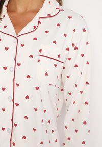 Born2be - Biało-Czerwony Komplet Piżamowy w Drobne Serca Koszula z Długim Rękawem Luźne Spodnie Rivannira. Kolor: biały. Materiał: tkanina. Długość: długie #6