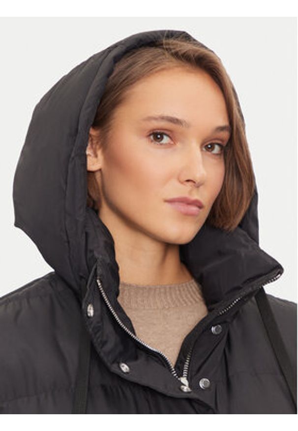 Replay - REPLAY Bezrękawnik W7858 .000.84998 Czarny Regular Fit. Kolor: czarny. Materiał: syntetyk. Długość rękawa: bez rękawów