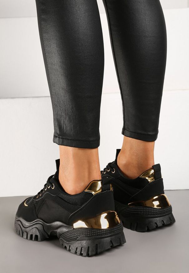 Born2be - Czarne Sneakersy Achonia. Kolor: czarny. Materiał: materiał. Wzór: aplikacja