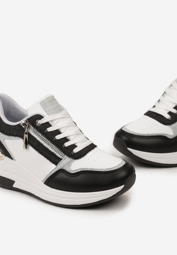 Renee - Czarno-Białe Sneakersy z Metaliczną i Brokatową Wstawką na Koturnie Neomalle. Kolor: czarny. Obcas: na koturnie