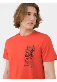 4f - T-shirt regular z bawełny organicznej męski. Kolor: czerwony. Materiał: bawełna. Wzór: nadruk #2