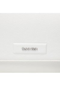 Calvin Klein Torebka Dressed Ew Xbody K60K609186 Biały. Kolor: biały. Materiał: skórzane