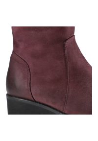 Bordowe Kozaki Simen Damskie Modne Ocieplane Buty. Okazja: na co dzień. Zapięcie: pasek. Kolor: czerwony. Szerokość cholewki: normalna. Materiał: jeans. Sezon: zima, jesień. Obcas: na obcasie. Styl: casual, rockowy, elegancki. Wysokość obcasa: średni
