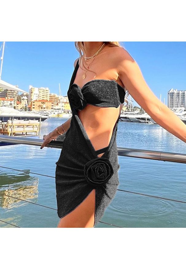 Intica - Strój kąpielowy z różami 3D na lato Marianka. Kolor: czarny. Materiał: materiał