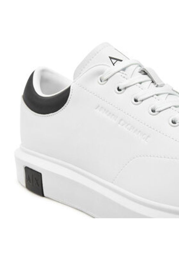 Armani Exchange Sneakersy XUX123 XV534 K488 Biały. Kolor: biały. Materiał: skóra