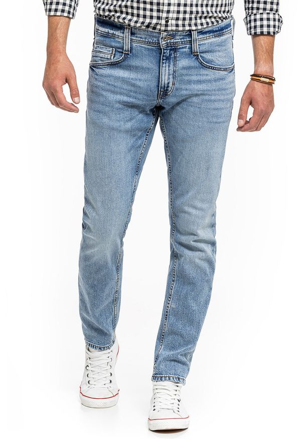 Mustang - MUSTANG OREGON TAPERED MĘSKIE SPODNIE JEANSOWE JEANSY DENIM BLUE 1014040 5000 202. Okazja: na spacer, na co dzień, na randkę. Stan: obniżony. Sezon: lato. Styl: wizytowy, klasyczny, elegancki, casual