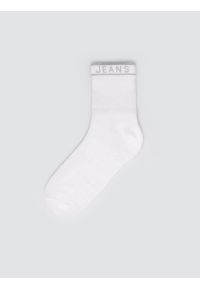 Big-Star - Skarpety damskie długie białe Bordi 101. Kolor: biały. Materiał: elastan, bawełna, materiał, poliamid, jeans. Wzór: napisy #1