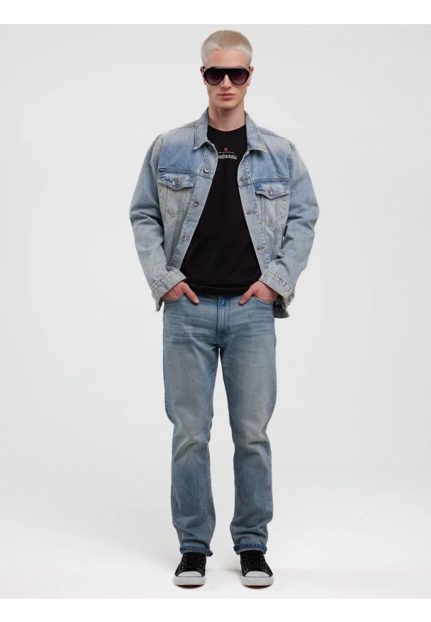 Big-Star - Koszulka męska z linii Authentic z nadrukiem czarna Techmunen 906. Kolor: czarny. Materiał: bawełna, jeans. Wzór: nadruk. Sezon: lato. Styl: vintage, sportowy, klasyczny