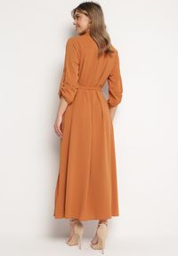 Born2be - Brązowa Rozpinana Sukienka Koszulowa z Regulowanymi Rękawami Grimoire. Kolor: brązowy. Typ sukienki: koszulowe. Styl: wizytowy, elegancki #6
