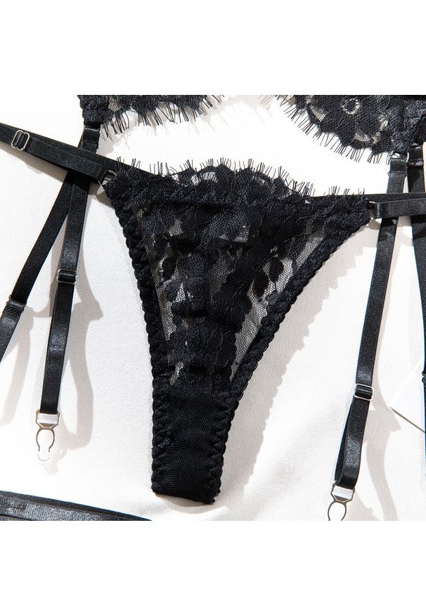 Intica - Komplet bielizny pięcioczęściowy z koronką i regulowanymi paskami Almaz. Kolor: biały. Materiał: koronka. Wzór: koronka