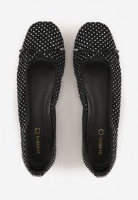 Renee - Czarne Balerinki ze Skórzaną Wkładką Siateczkową Cholewką Kokardą i Cyrkoniami Dorixa. Okazja: na co dzień. Kolor: czarny. Materiał: skóra. Szerokość cholewki: normalna. Styl: casual #3