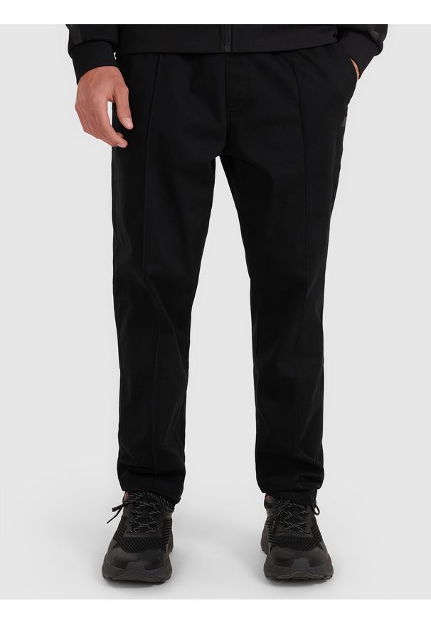 4f - 4F Spodnie casual z przeszytym kantem męskie - czarne M. Okazja: na co dzień. Kolor: czarny. Materiał: bawełna, materiał, tkanina. Styl: casual