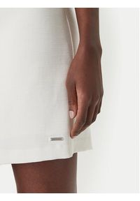 Calvin Klein Sukienka codzienna LV044F012G Écru Regular Fit. Okazja: na co dzień. Kolor: kremowy. Materiał: wiskoza. Typ sukienki: proste. Styl: casual #2