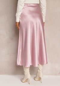 Renee - Różowa Satynowa Midi Spódnica Rozkloszowana z Gumką w Pasie i Suwakiem Leose. Kolor: różowy. Materiał: satyna #4