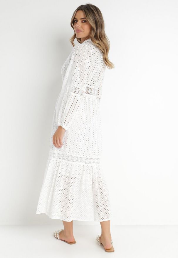 Born2be - Biała Sukienka Amarit. Kolor: biały. Materiał: tkanina, bawełna, koronka. Wzór: haft, aplikacja. Typ sukienki: koszulowe. Styl: boho. Długość: midi