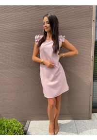 ModnaKiecka.pl - Ciemnopudrowa Sukienka z Ozdobnym Rękawkiem 6103-76-B. Okazja: na co dzień. Typ kołnierza: kołnierz z falbankami. Kolor: różowy. Materiał: elastan, poliester. Długość rękawa: krótki rękaw. Wzór: gładki, jednolity. Typ sukienki: proste. Styl: elegancki, casual, klasyczny #1