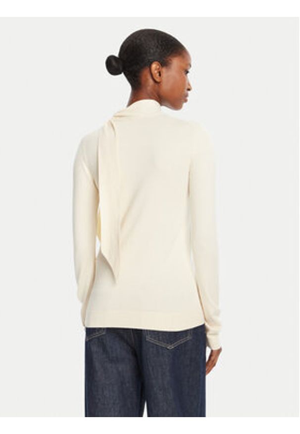 Marella Golf Osaka 2525366061000 Écru Regular Fit. Typ kołnierza: golf. Materiał: wiskoza