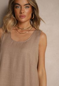 Renee - Ciemnobeżowa Basicowa Sukienka o Rozkloszowanym Kroju Mevolira. Okazja: na co dzień. Kolor: beżowy. Typ sukienki: rozkloszowane. Styl: klasyczny, elegancki, casual #3