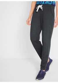 bonprix - Spodnie dresowe z wygodnym paskiem. Kolor: czarny. Materiał: dresówka. Styl: sportowy #1