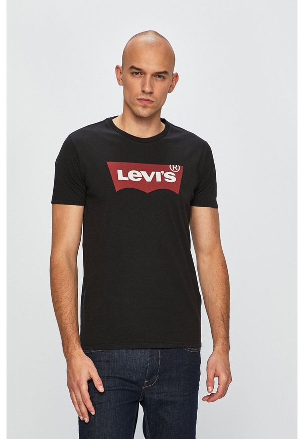 Levi's® - Levi's - T-shirt. Okazja: na spotkanie biznesowe. Kolor: czarny. Materiał: dzianina. Wzór: nadruk. Styl: biznesowy