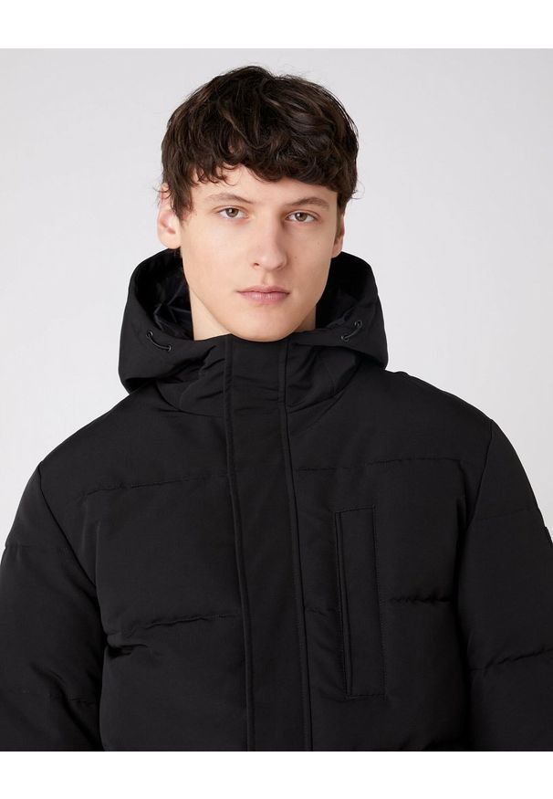 Wrangler - KURTKA MĘSKA PUCHOWA WRANGLER THE BODYGUARD BLACK W4C8WW100 112129105. Materiał: puch