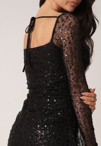 Born2be - Czarna Cekinowa Sukienka VICES o Dopasowanym Kroju z Wiązaniem Adrasalphia. Kolor: czarny. Styl: elegancki, klasyczny #8