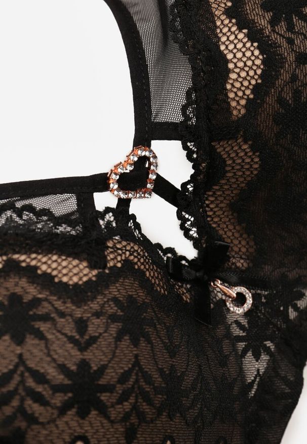 Renee - Czarno-Beżowy Biustonosz z Koronki z Sercem z Cyrkonii Adrievianna. Kolor: czarny. Materiał: koronka. Wzór: koronka