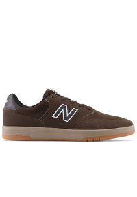 Buty New Balance Numeric NM425DFB - brązowe. Kolor: brązowy. Materiał: guma, zamsz, materiał. Szerokość cholewki: normalna. Sport: skateboard