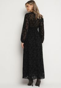 Born2be - Czarna Sukienka Rozkloszowana z Prześwitującymi Wstawkami Ozdobiona Kwiatami Kalabia. Okazja: na imprezę, na co dzień. Kolor: czarny. Materiał: jeans, materiał. Długość rękawa: długi rękaw. Wzór: kwiaty, aplikacja. Styl: casual, elegancki #6