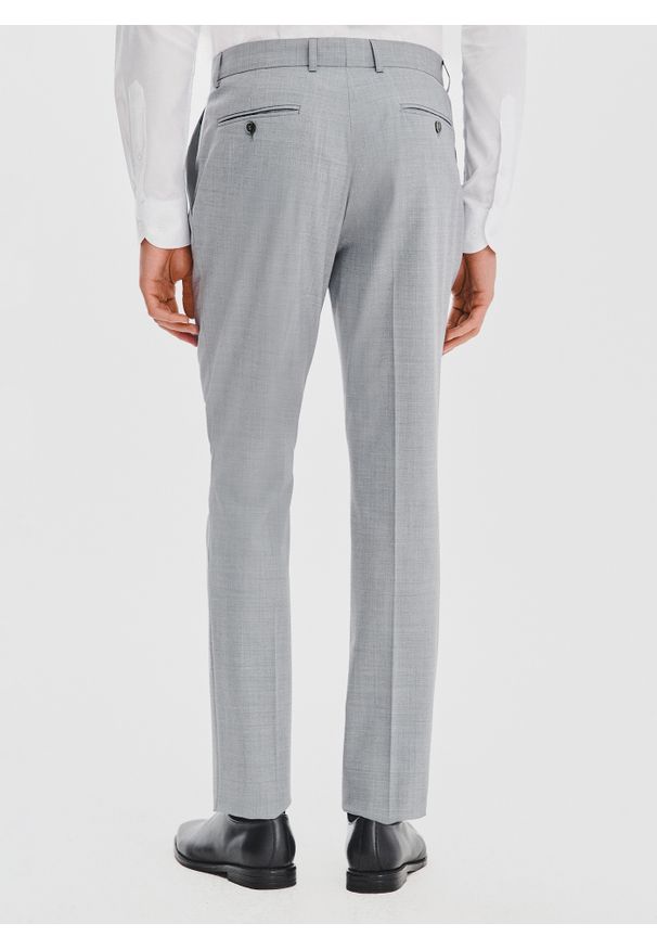 Pako Lorente - PAKO LORENTE - Gładki szary garnitur męski. Kolor: szary. Materiał: wełna, poliester. Wzór: gładki